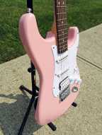 4_squier_stratocaster.jpg