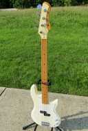 2_ovation_ultra_bass_guitar.jpg